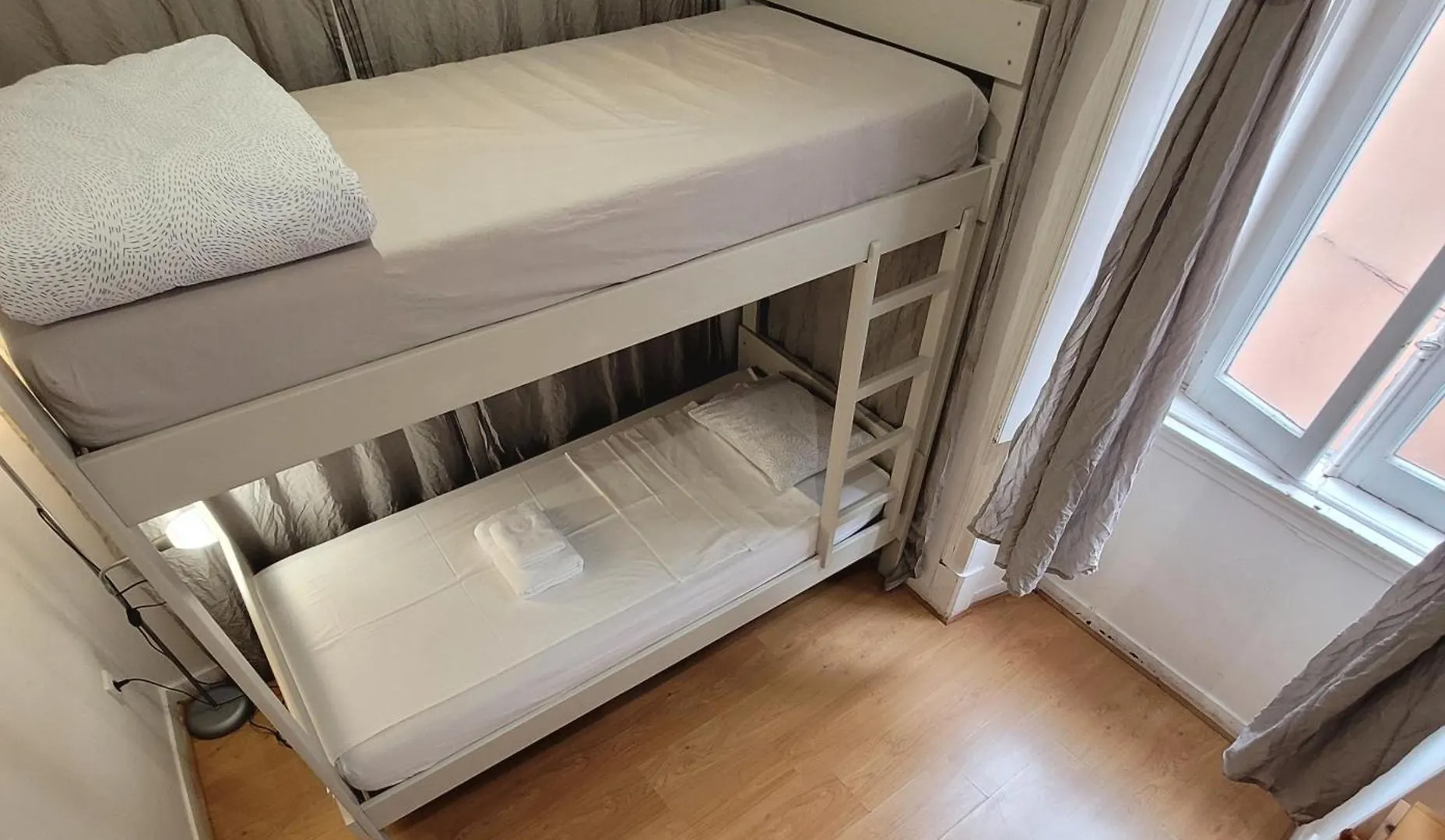 Homestay Yes Lisbon Bankbad Apartment