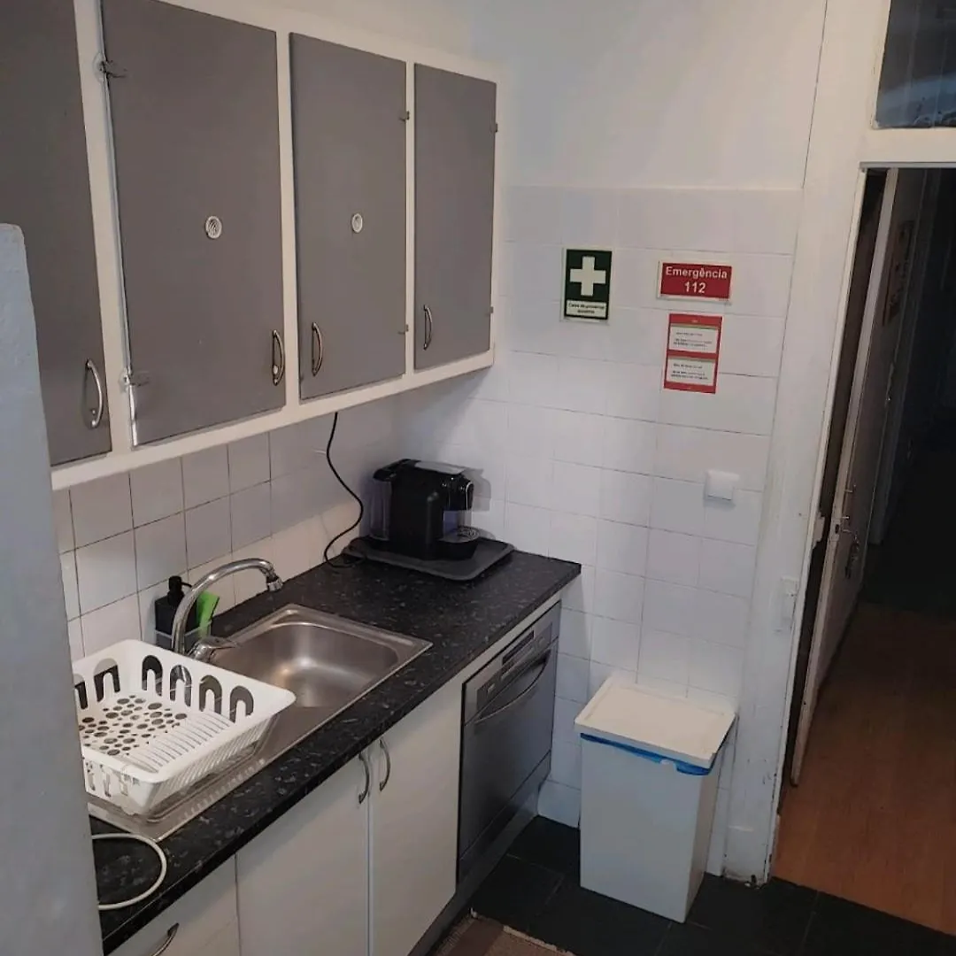 Yes Lisbon Bankbad Apartment Portugal